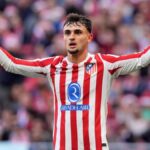 Marc Pubill defensor del Atlético de Madrid que se ha reintegrado en los entrenamientos del Cerro del Espino y apunta al once titular para el partido de ida de cuartos de Champions League ante el Barcelona en el Camp Nou en 2026