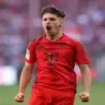 Bryan Zaragoza celebra un gol con la camiseta del Bayern de Múnich, extremo español cedido en la Roma cuyo fichaje por el Valencia CF se plantea como operación de mercado para el verano de 2026