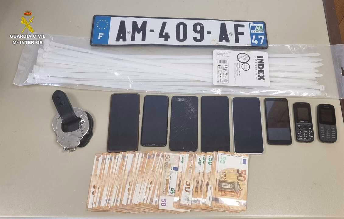 Cuatro hombres arrestados por asalto violento en Cuenca y Madrid.