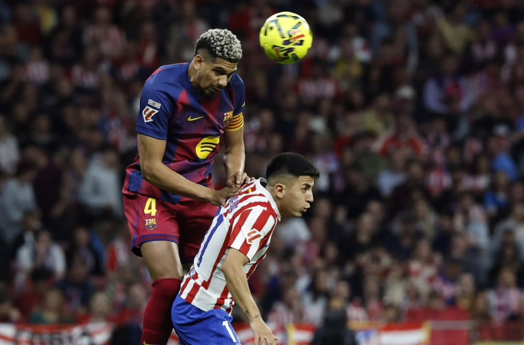Barcelona y Atlético de Madrid comienzan un nuevo enfrentamiento.