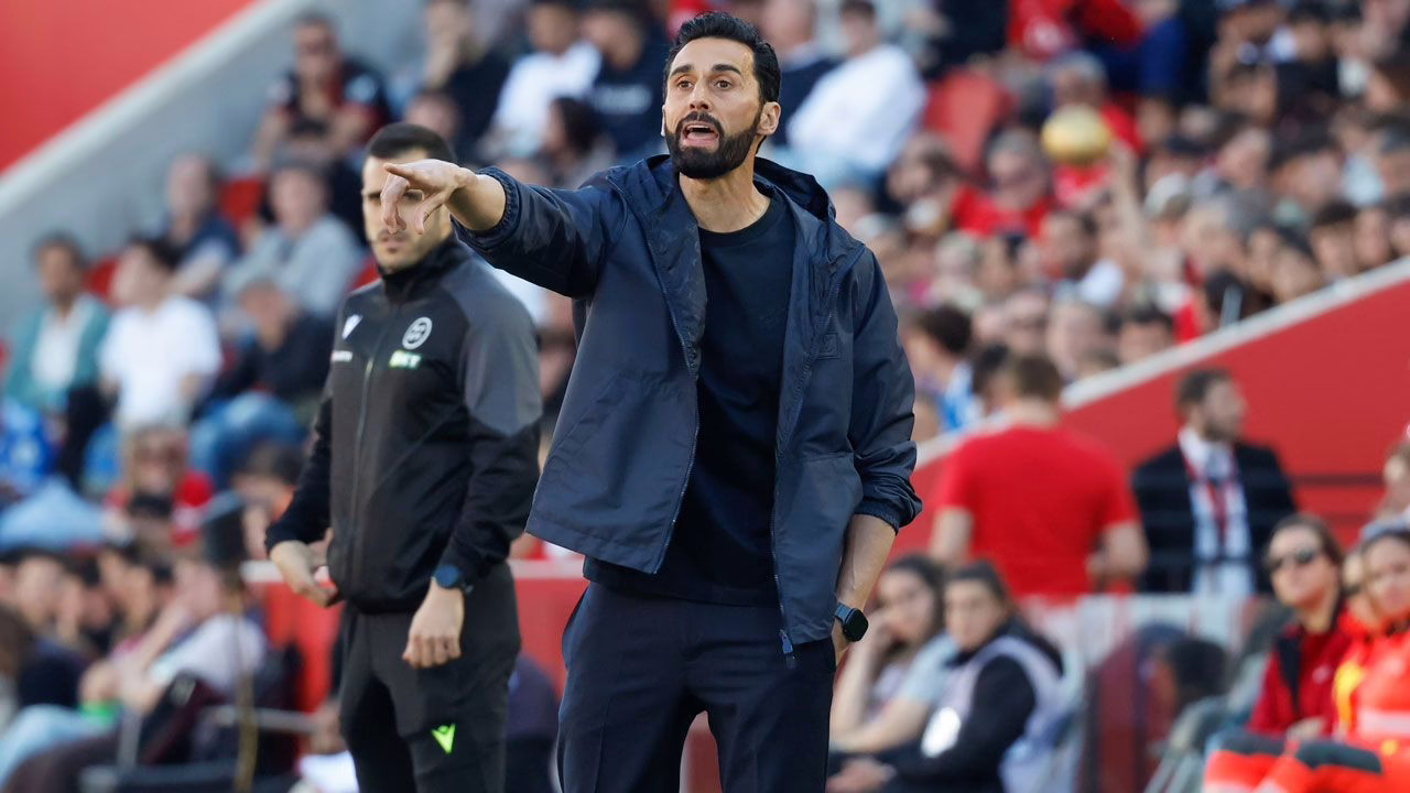 Álvaro Arbeloa reconoce que La Liga se encuentra "complicada" para el Real Madrid.