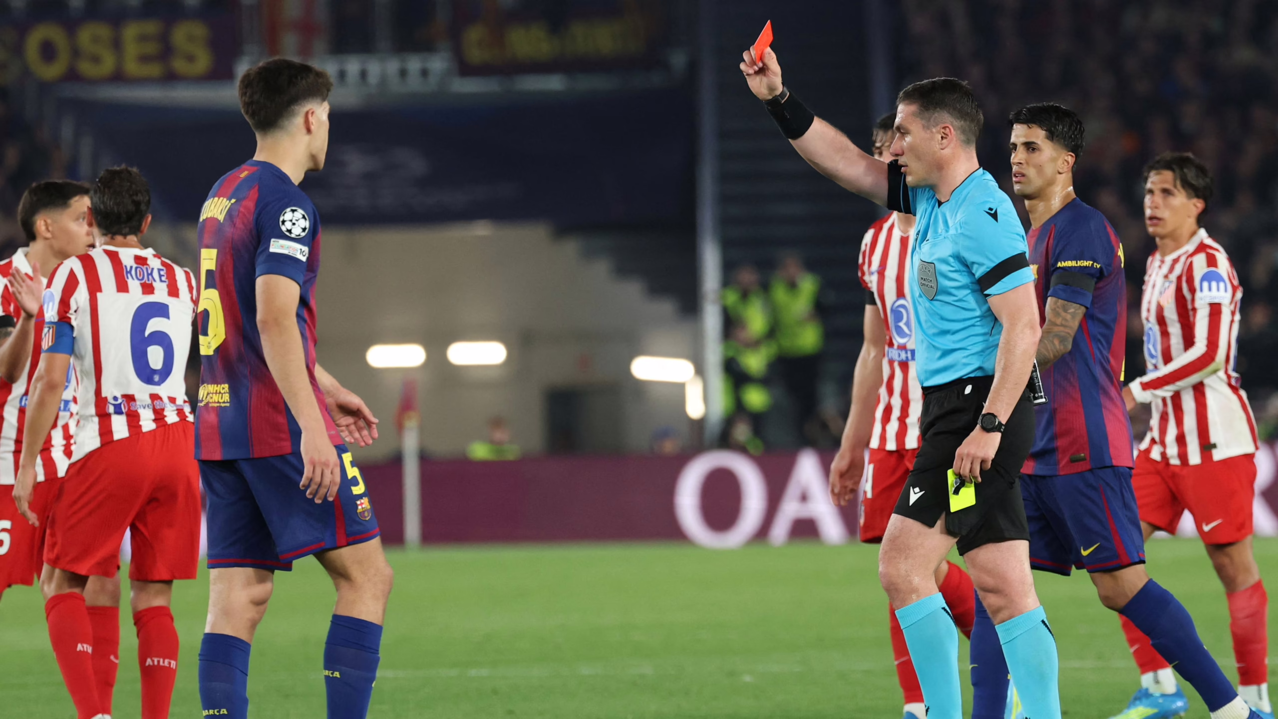 El Atlético se ríe de las protestas del Barcelona y el Real Madrid sobre el arbitraje.