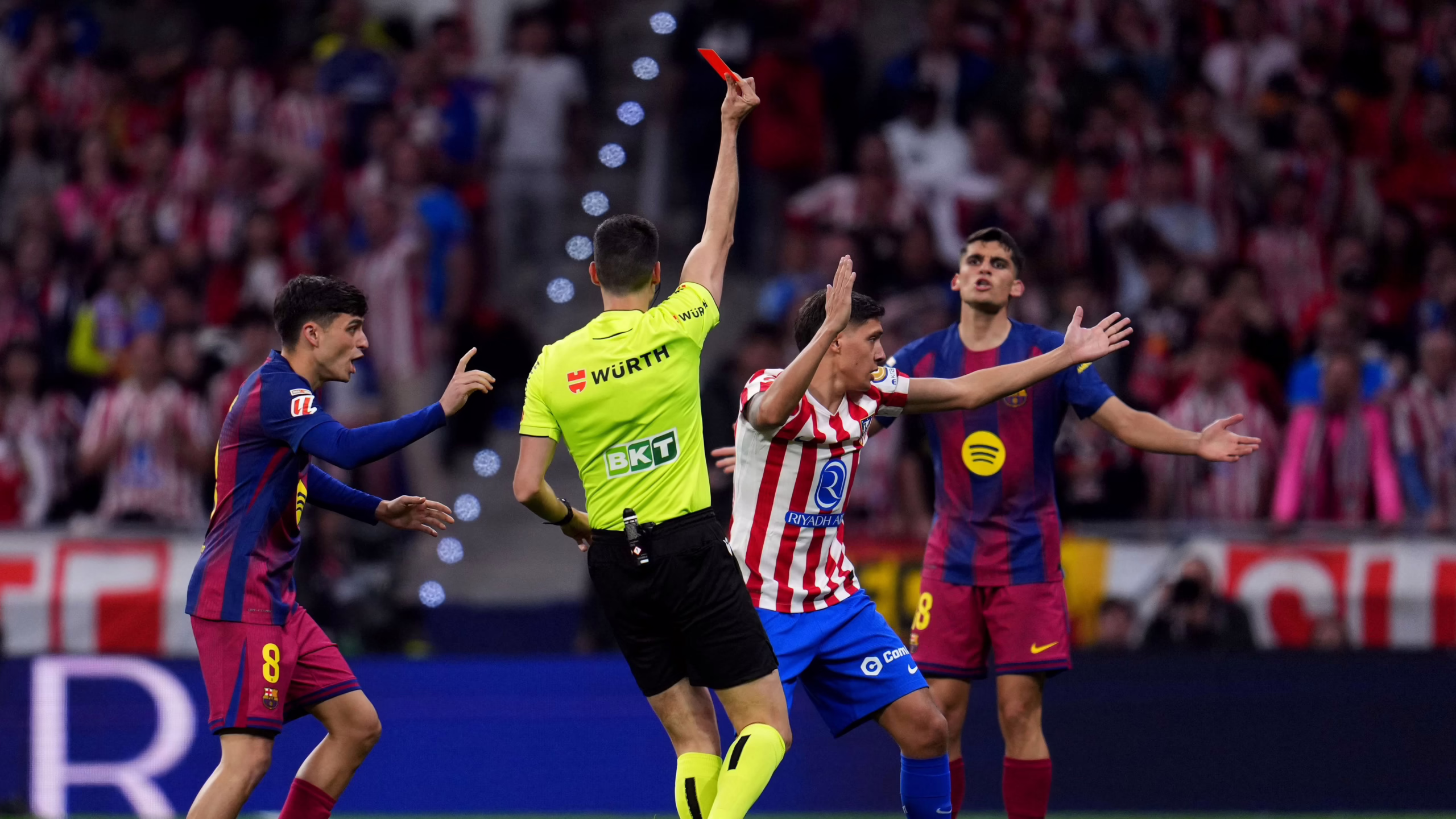 Video: La Comisión de Árbitros da a conocer su resolución oficial sobre la controversia del encuentro entre Barcelona y Atlético.