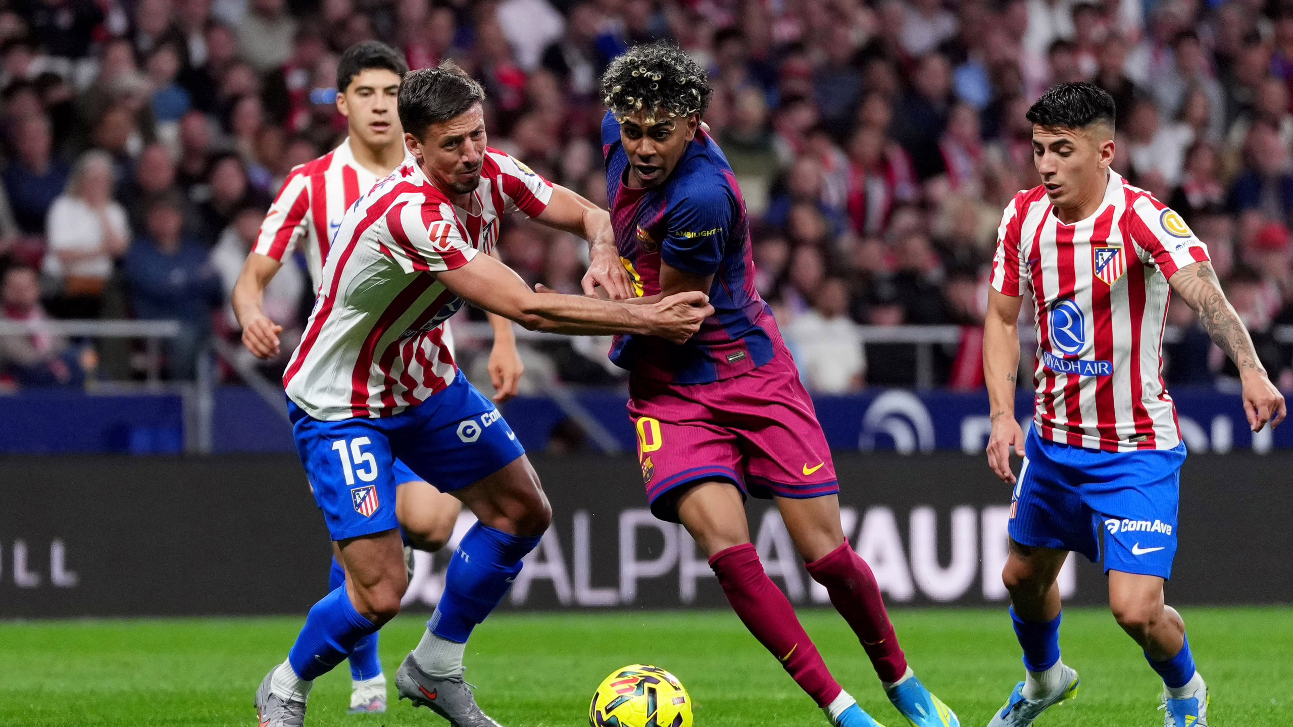 Golpes y desafíos... Revelan la estrategia de Simeone para detener a Lamine Yamal.