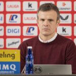 Afición del Athletic Club en San Mamés con el debate sobre la ambición real del club reabierto tras la derrota 0-2 en Getafe y los mensajes que ya apuntan a celebrar los 42 puntos como señal de un club instalado en la mediocridad en la temporada 2025-26