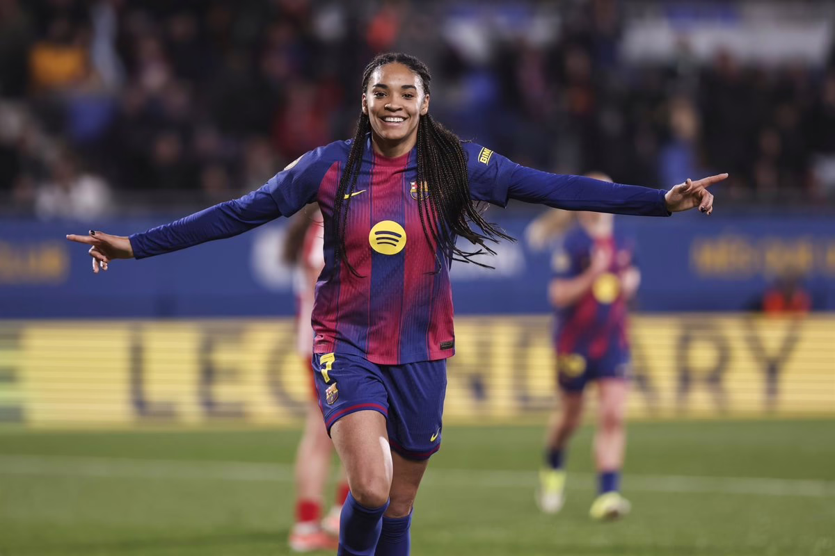 El Barça vence al Badalona y avanza en su camino hacia el campeonato de la Liga F.